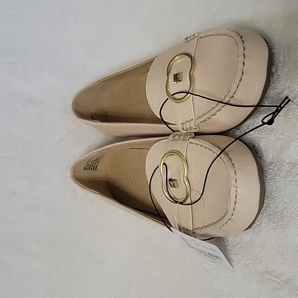 Liz Claiborne Cream Antonia Shoes
